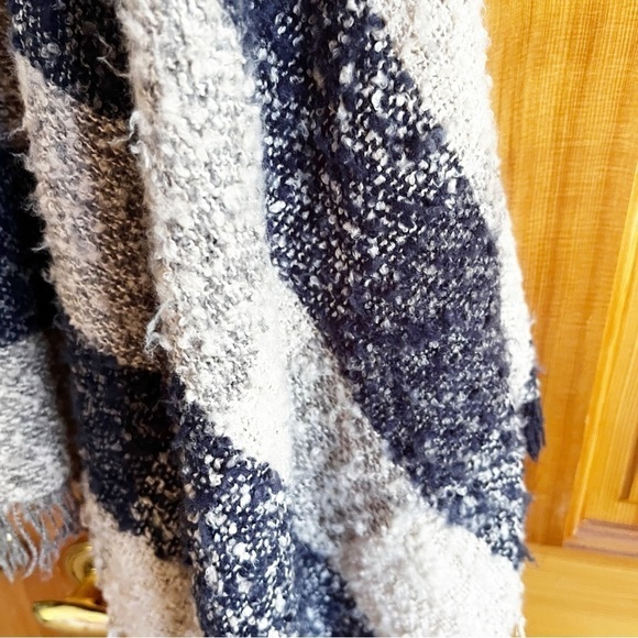 Ariana by Howards Blue Plaid Blanket Cowl Neck Shawl Fringed Poncho Festival OS - Picture 4 of 9